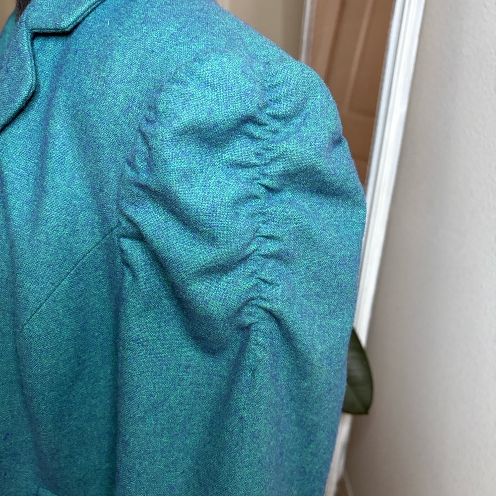 The LIMITED Teal Puff Sleeve cropped Blazer - Picture 3 of 9